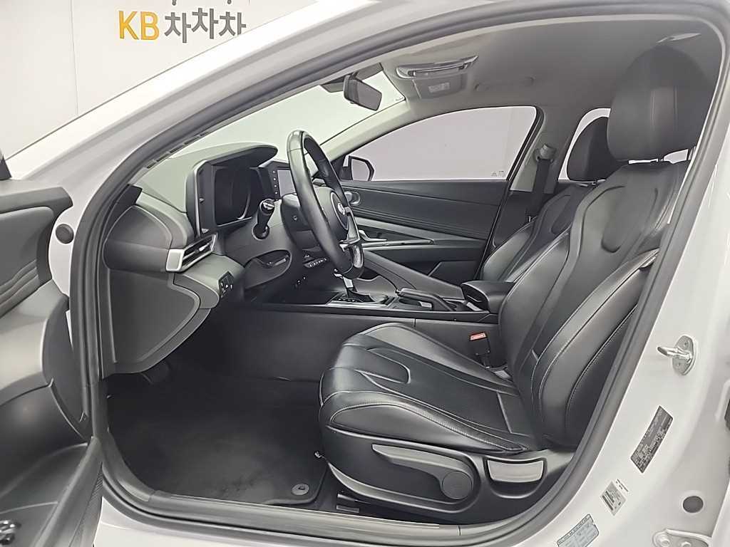 HYUNDAI Avante - Vista 11