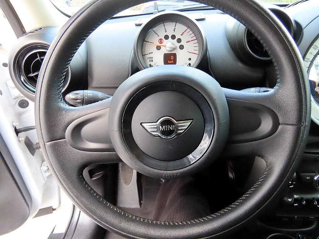 Mini Countryman - Vista 8