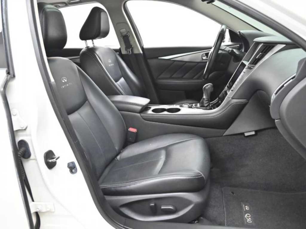 Infiniti Q - Vista 10