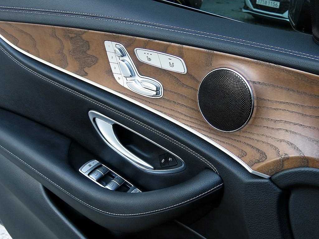 Mercedes Benz E class - Vista 12