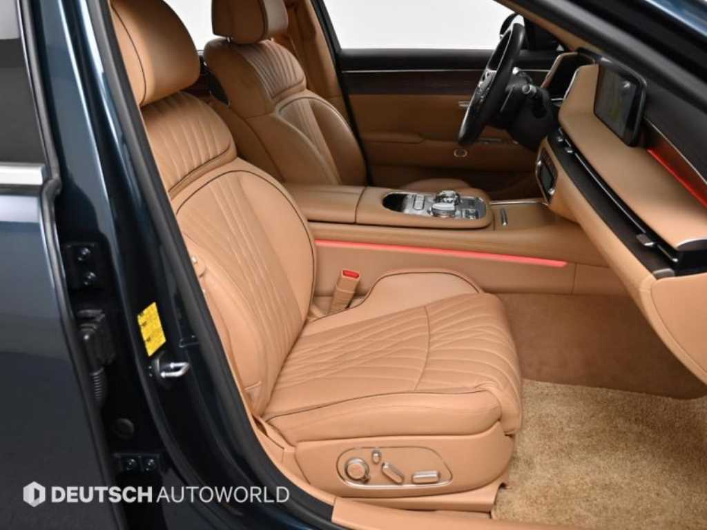 Genesis G90 - Vista 10