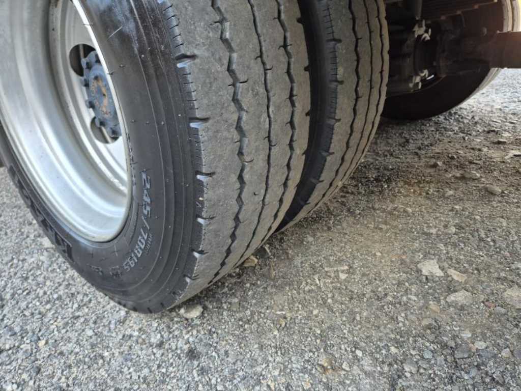 medium and large cargo truck - Vista 10