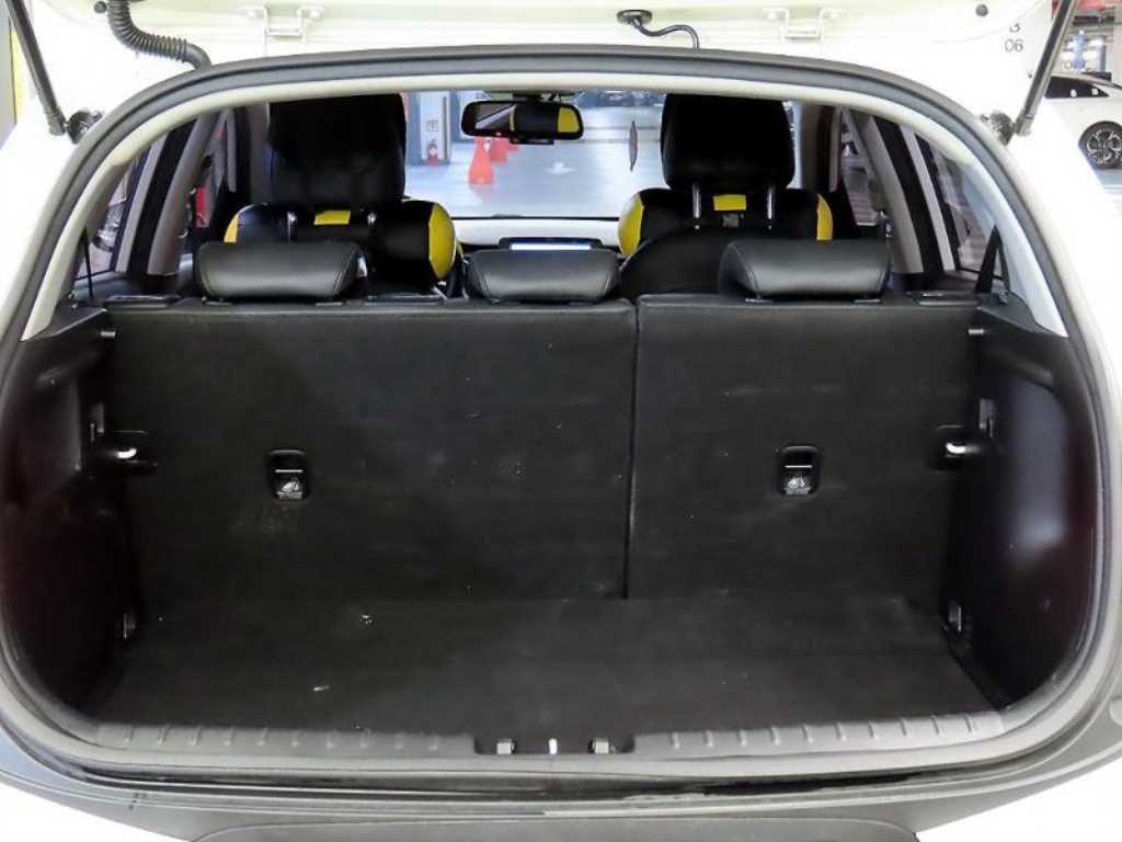 KIA Stonic 2018 Blanco - Importación desde Corea - HF Imports Iquique - Foto 16