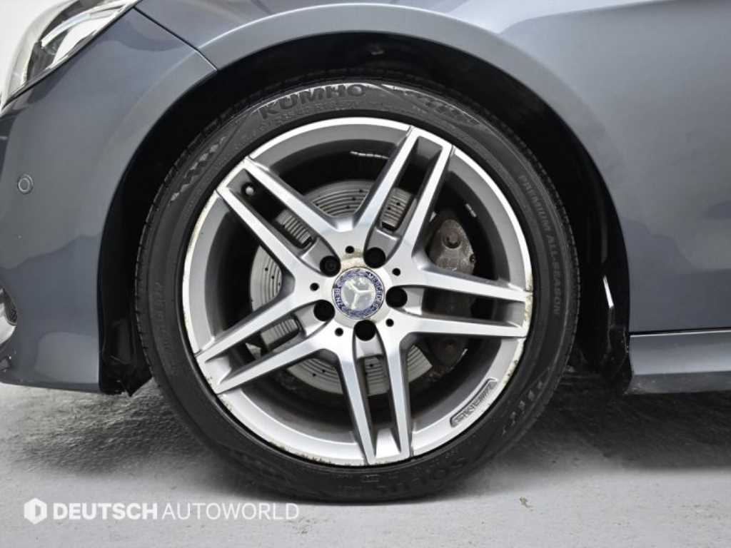 Mercedes Benz E class - Vista 5