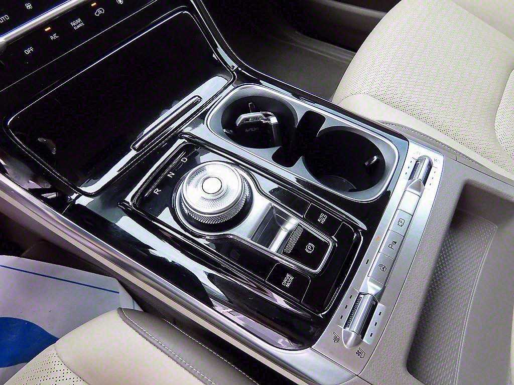 KIA Carnival - Vista 10