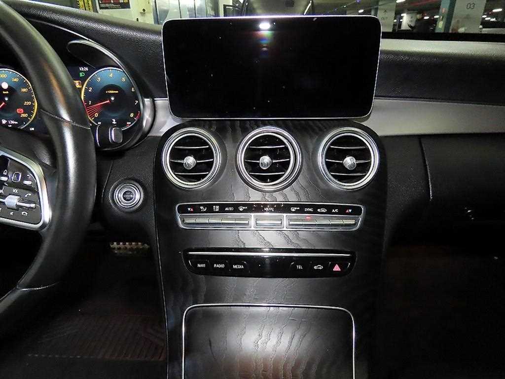 Mercedes Benz C Class - Vista 11