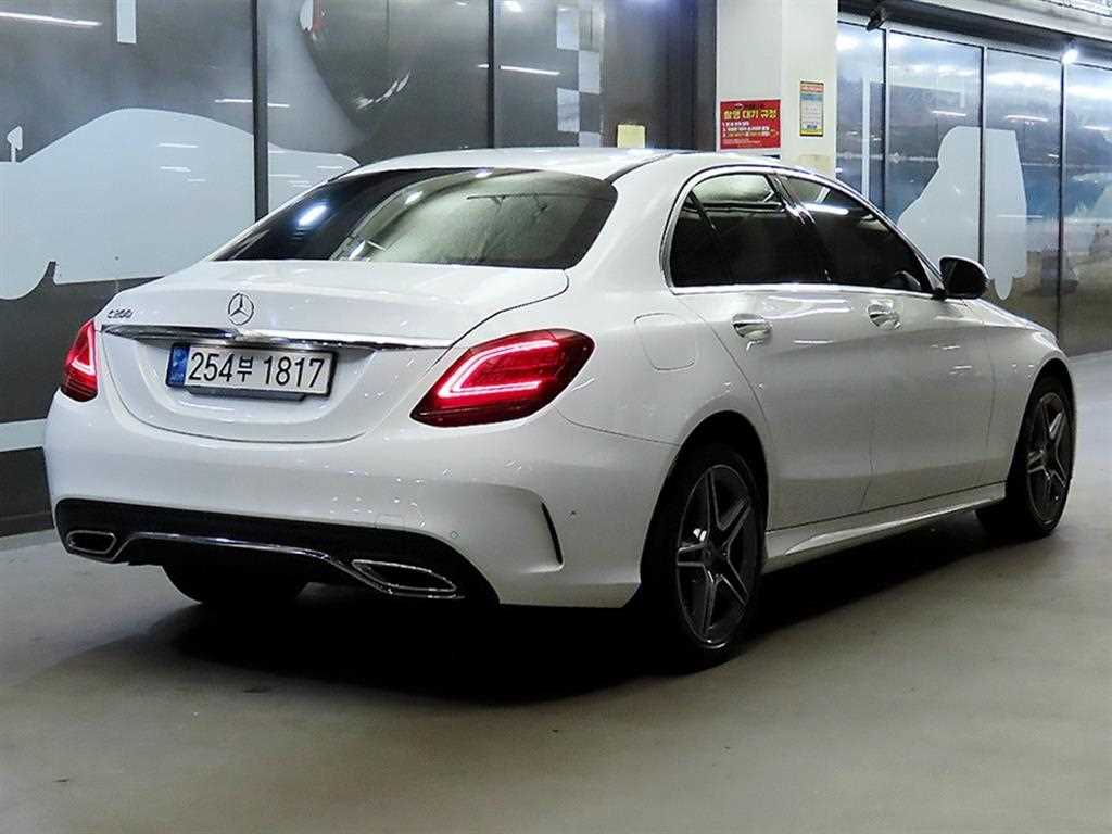 Mercedes Benz C Class - Vista 4