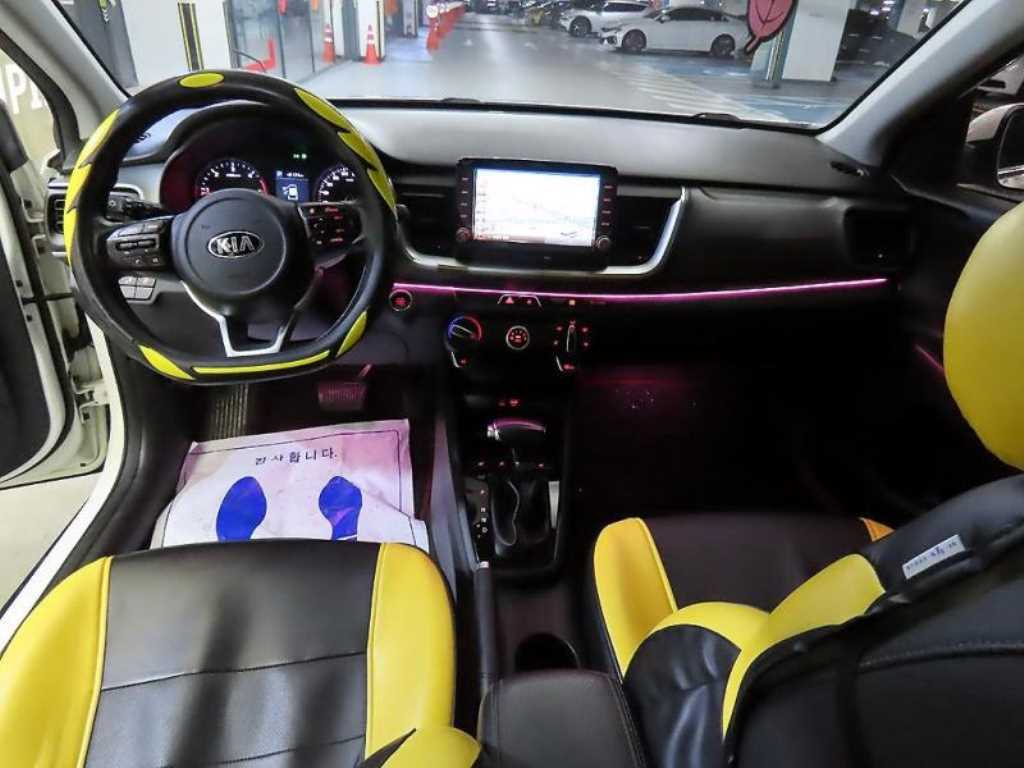 KIA Stonic - Vista 10