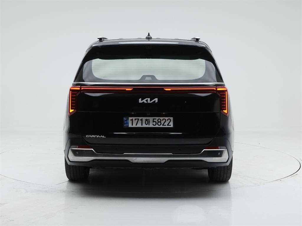 KIA Carnival - Vista 5