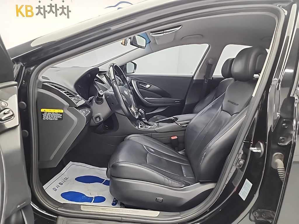 HYUNDAI Grandeur - Vista 11