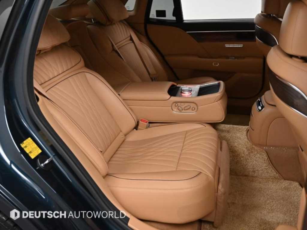 Genesis G90 - Vista 12