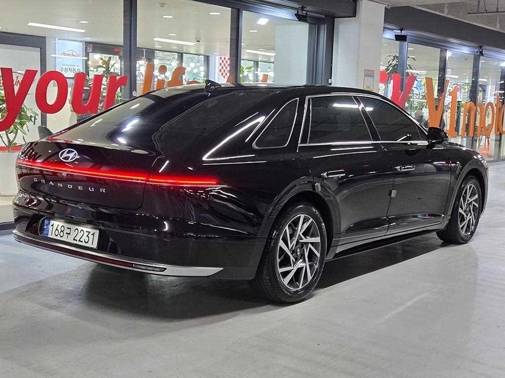 HYUNDAI Grandeur - Vista 5