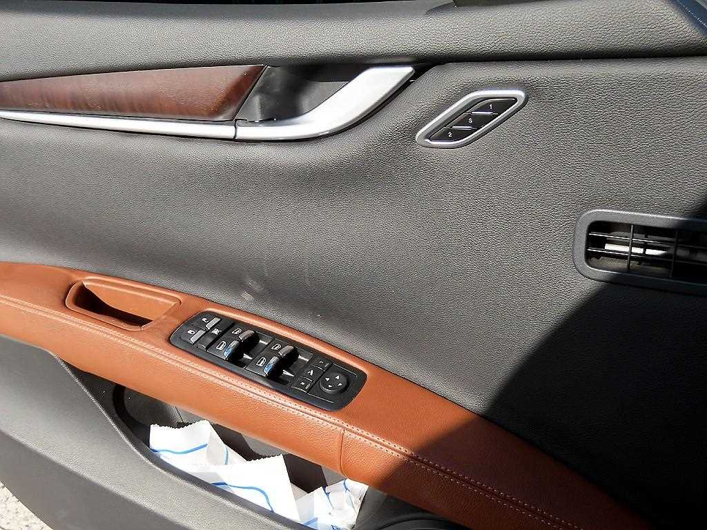 Maserati Ghibli - Vista 11