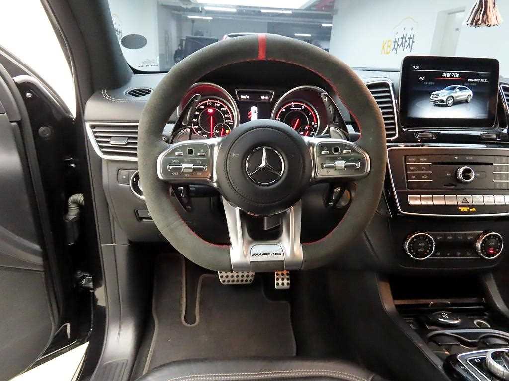 Mercedes Benz GLE Class - Vista 7