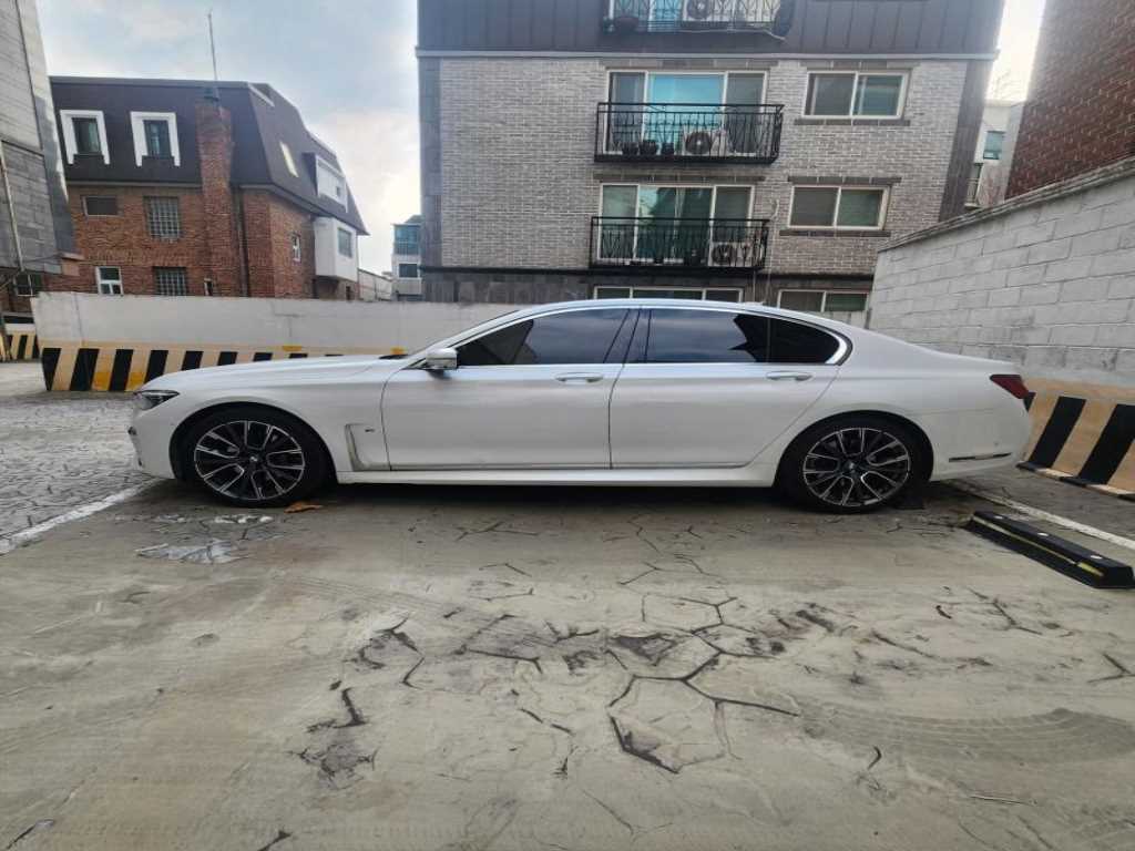 BMW 7 Series - Vista 4
