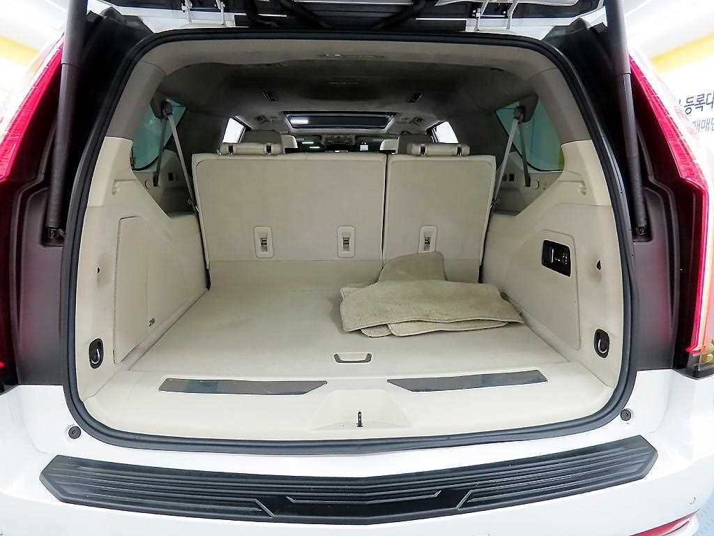 Cadillac Escalade - Vista 6