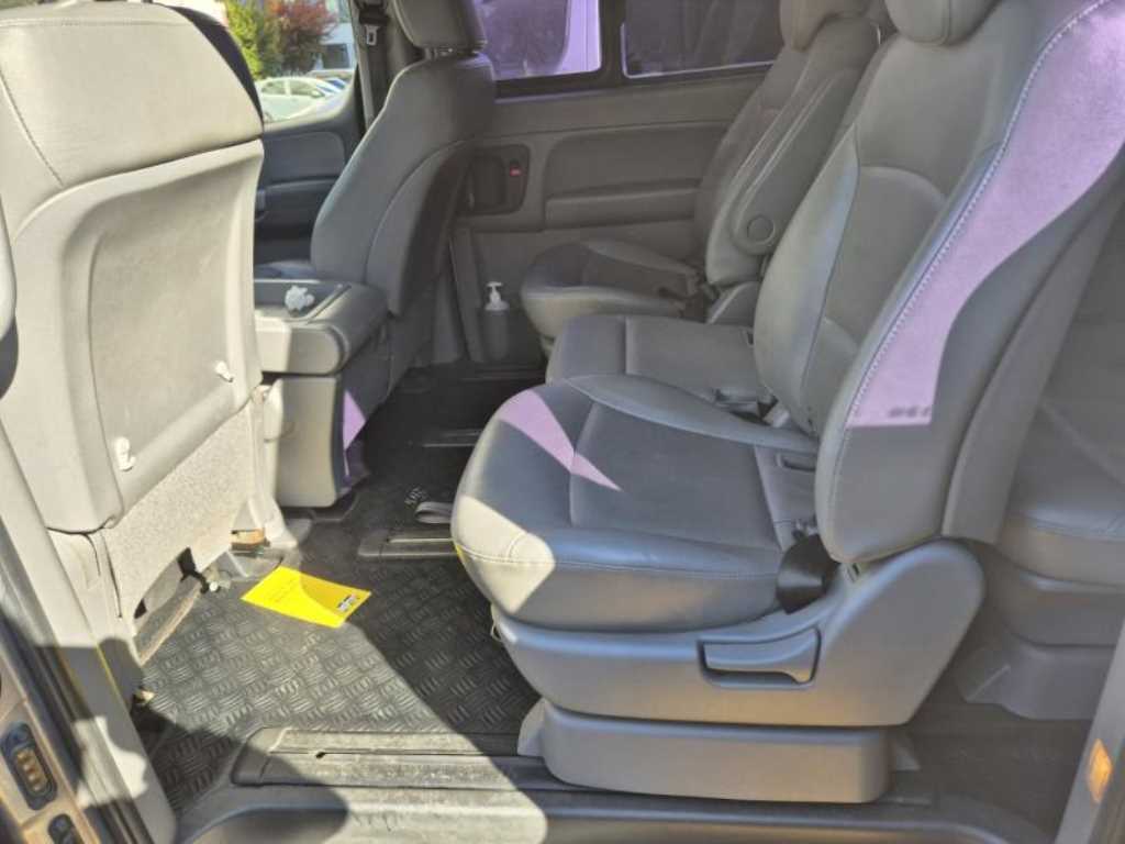 HYUNDAI Starex - Vista 11