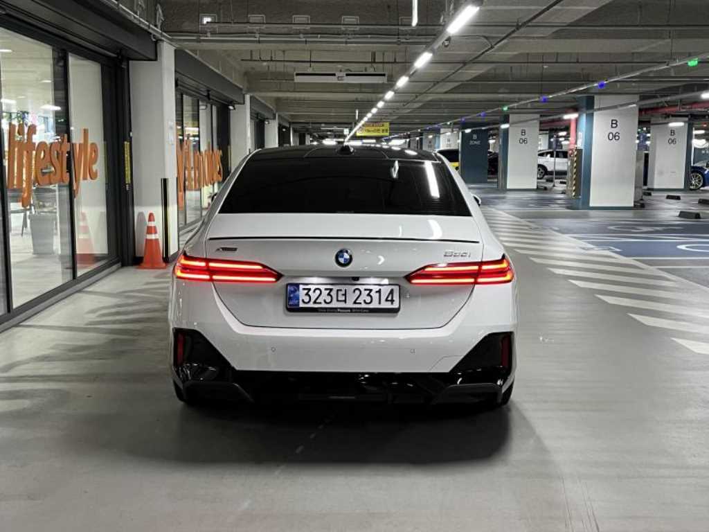 BMW 5 Series - Vista 5