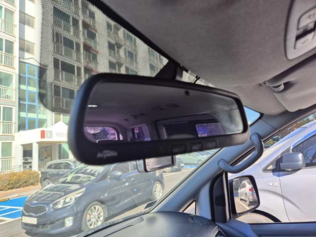 HYUNDAI Starex - Vista 6