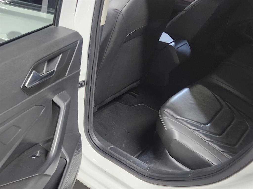 Volkswagen Jetta - Vista 12