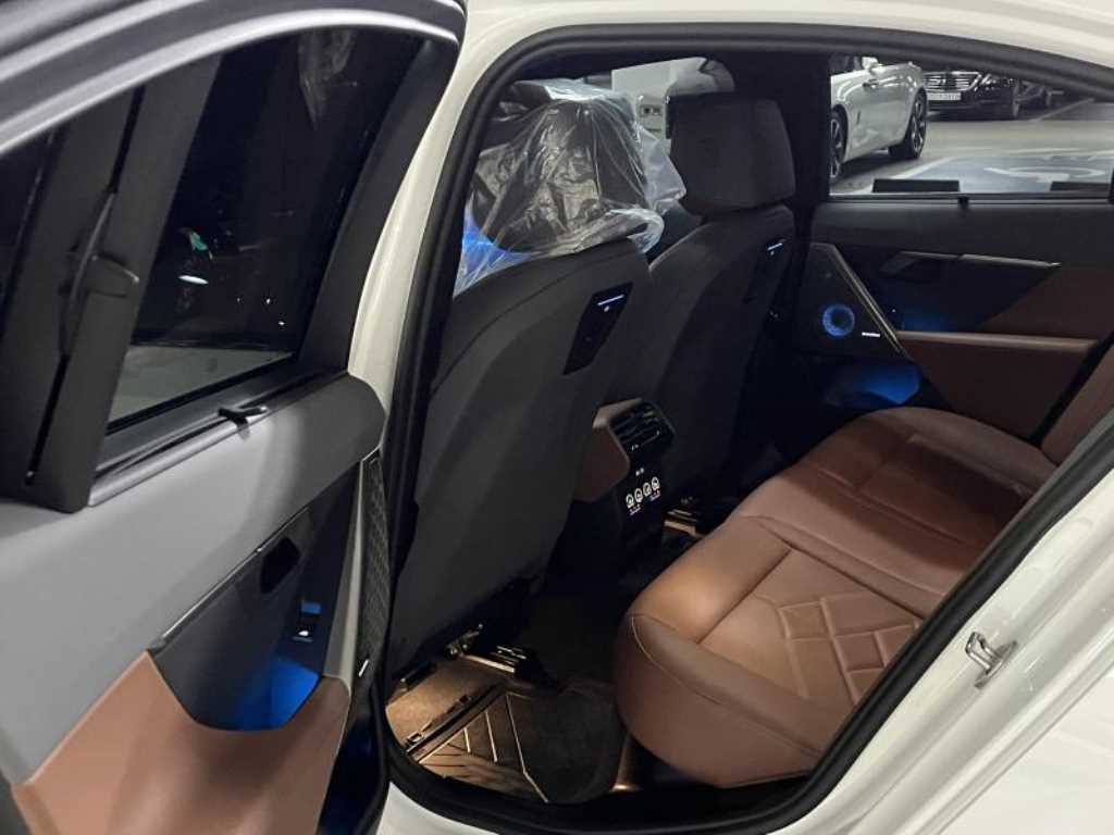 BMW 5 Series - Vista 7