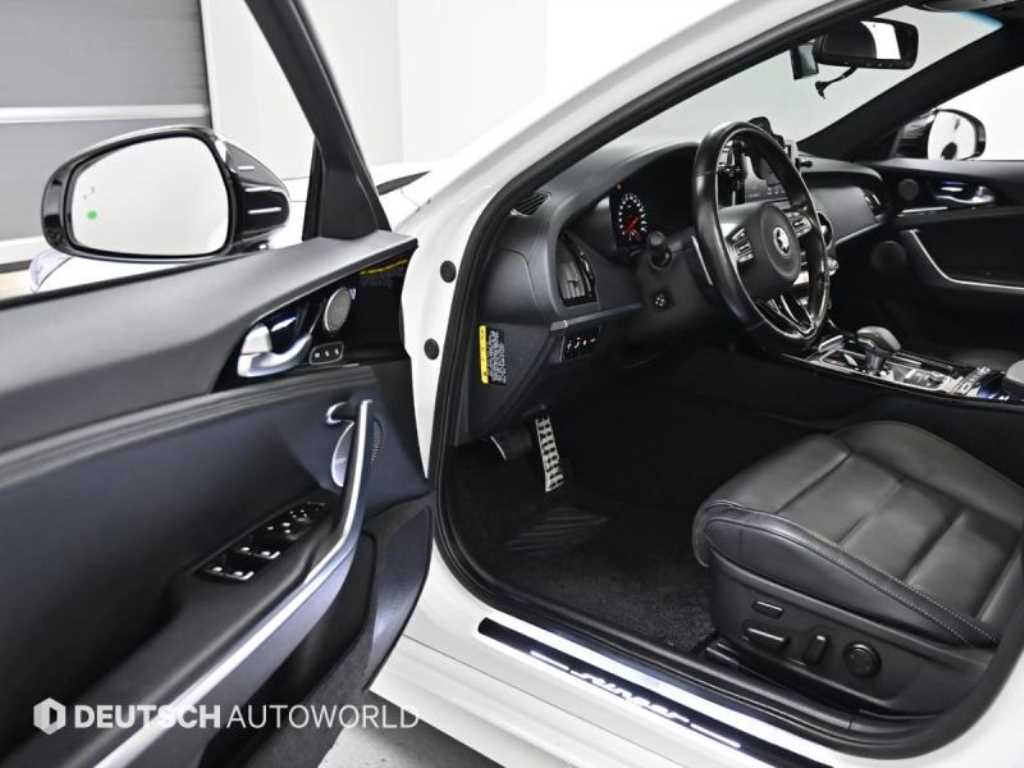 KIA Stinger - Vista 11