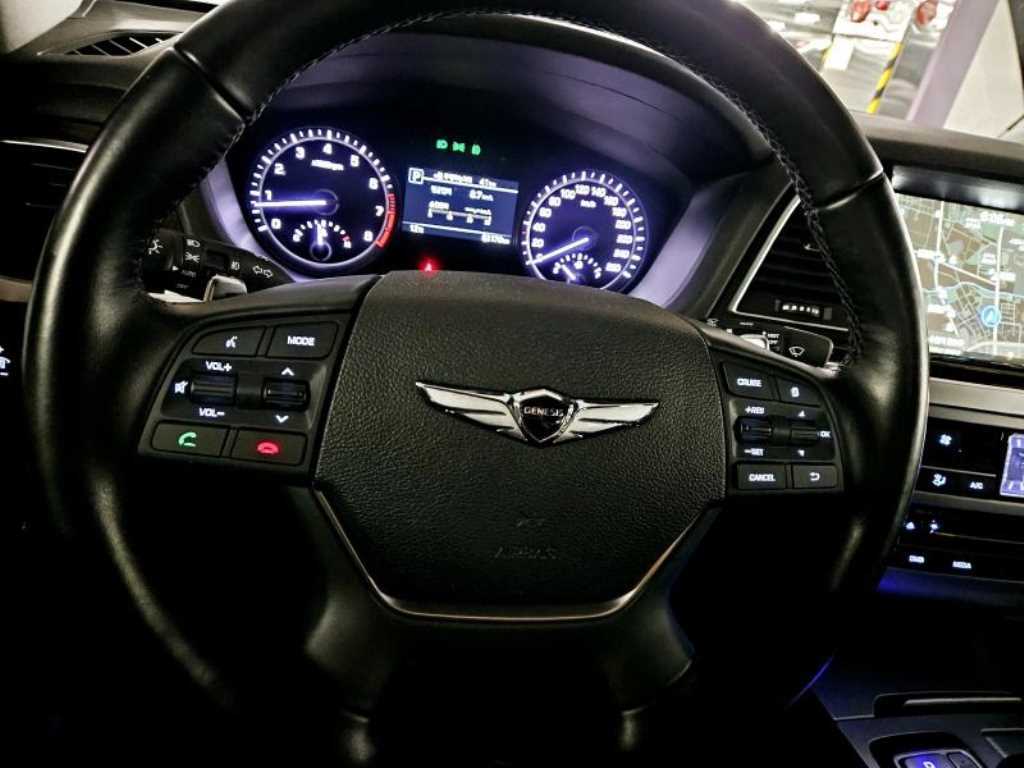 Genesis G80 - Vista 8