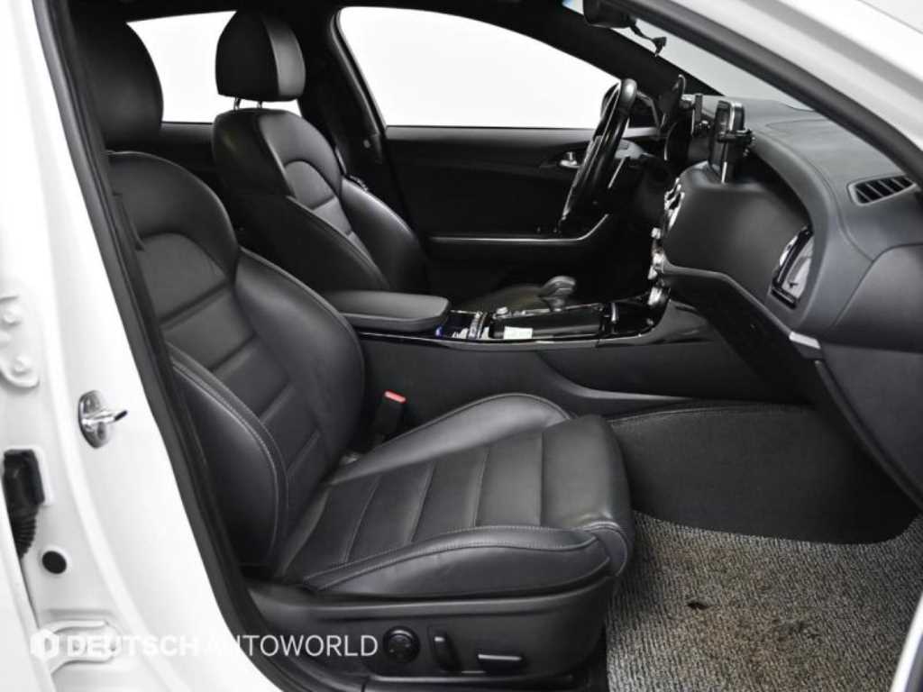 KIA Stinger - Vista 10