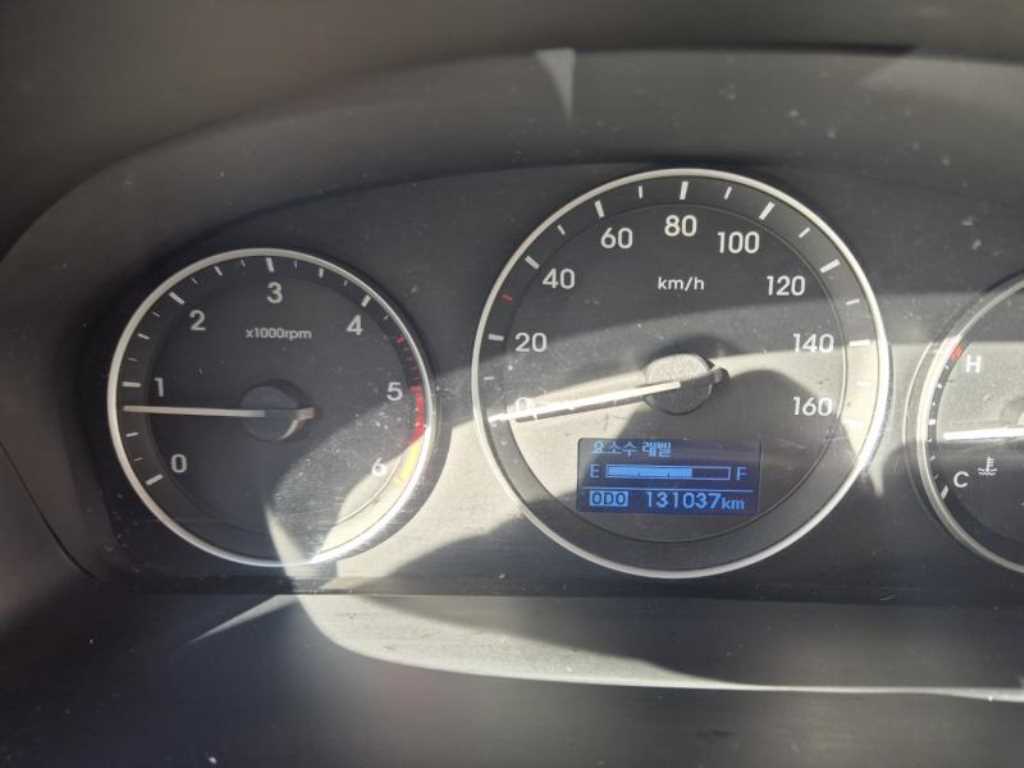 HYUNDAI Starex - Vista 4