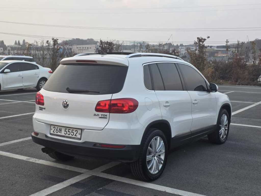 Volkswagen Tiguan - Vista 4