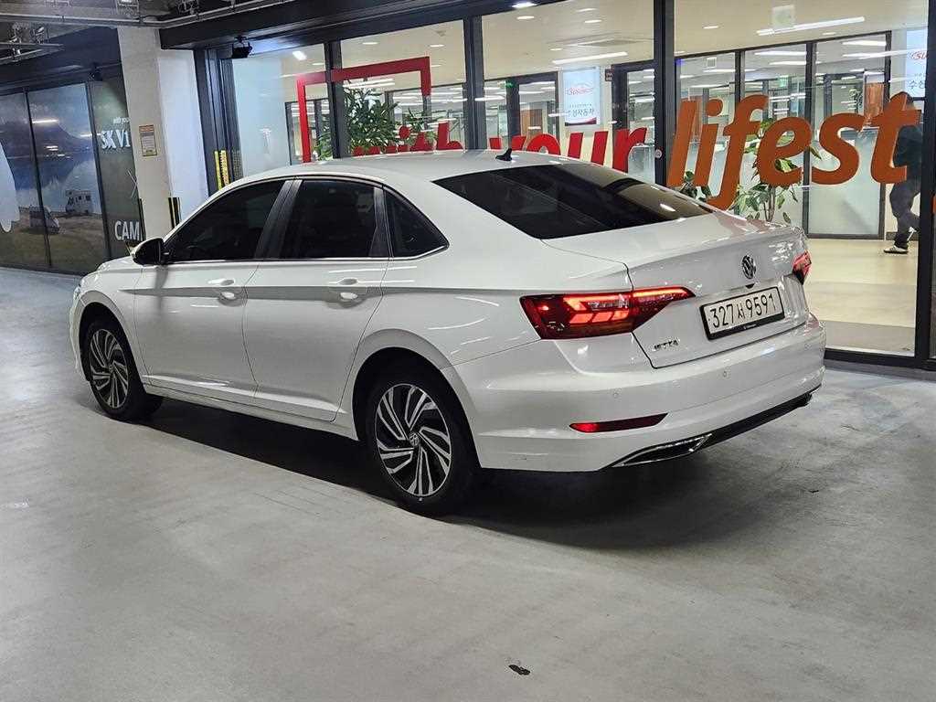 Volkswagen Jetta - Vista 4