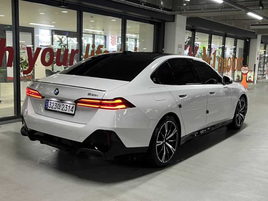 BMW 5 Series - Vista 4