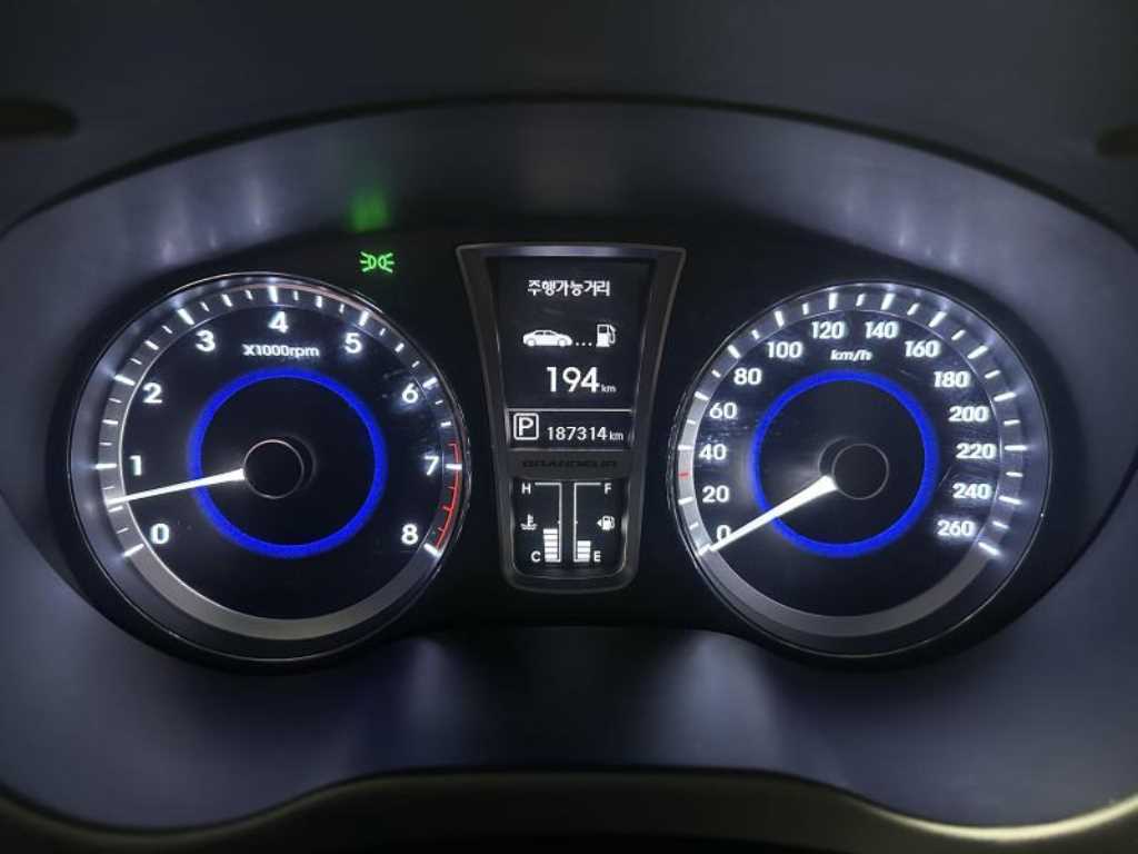 HYUNDAI Grandeur - Vista 6