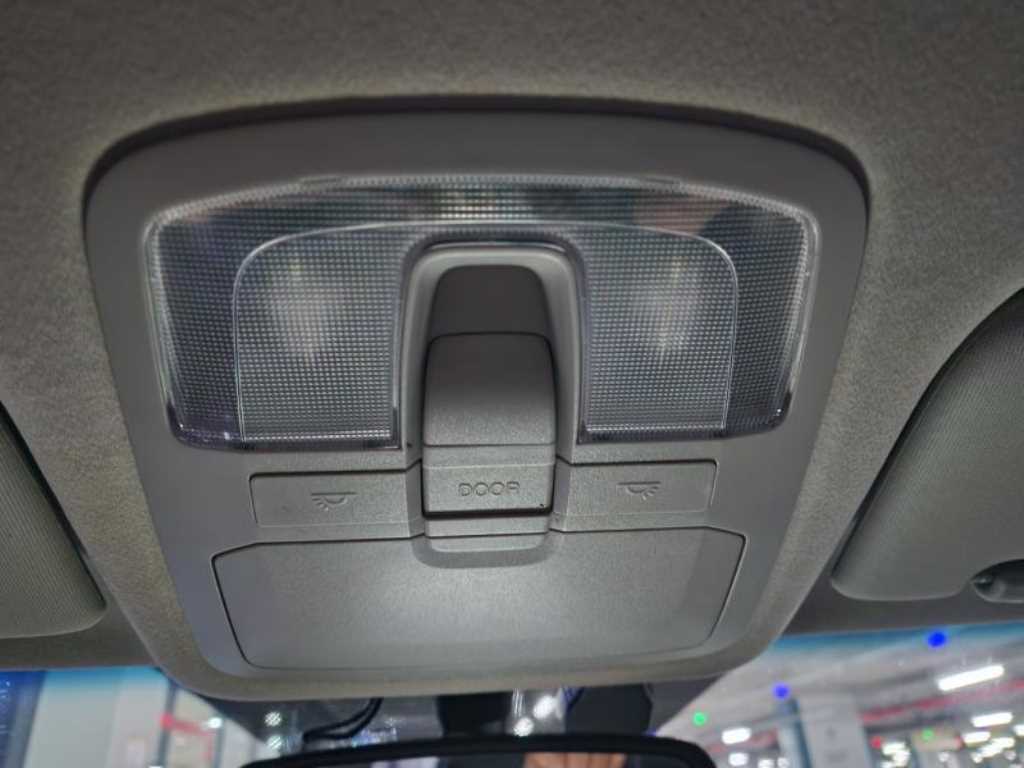 Ssangyong Tivoli - Vista 11