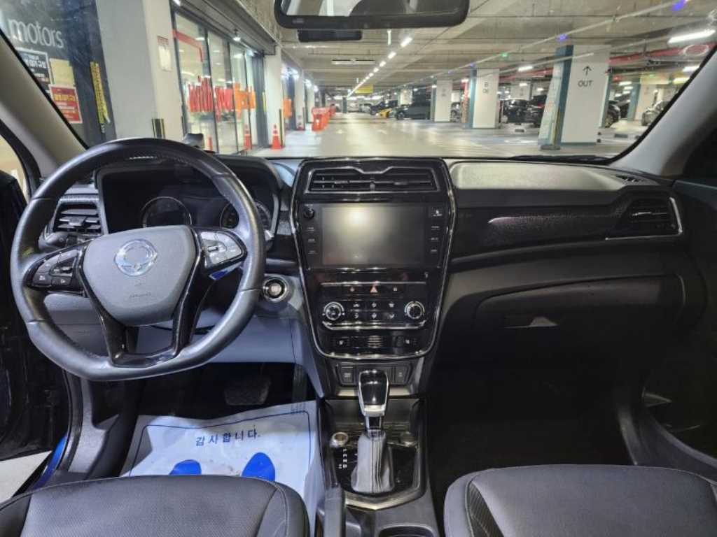 Ssangyong Tivoli - Vista 9