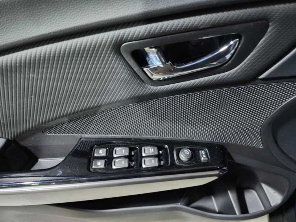 Ssangyong Tivoli - Vista 10