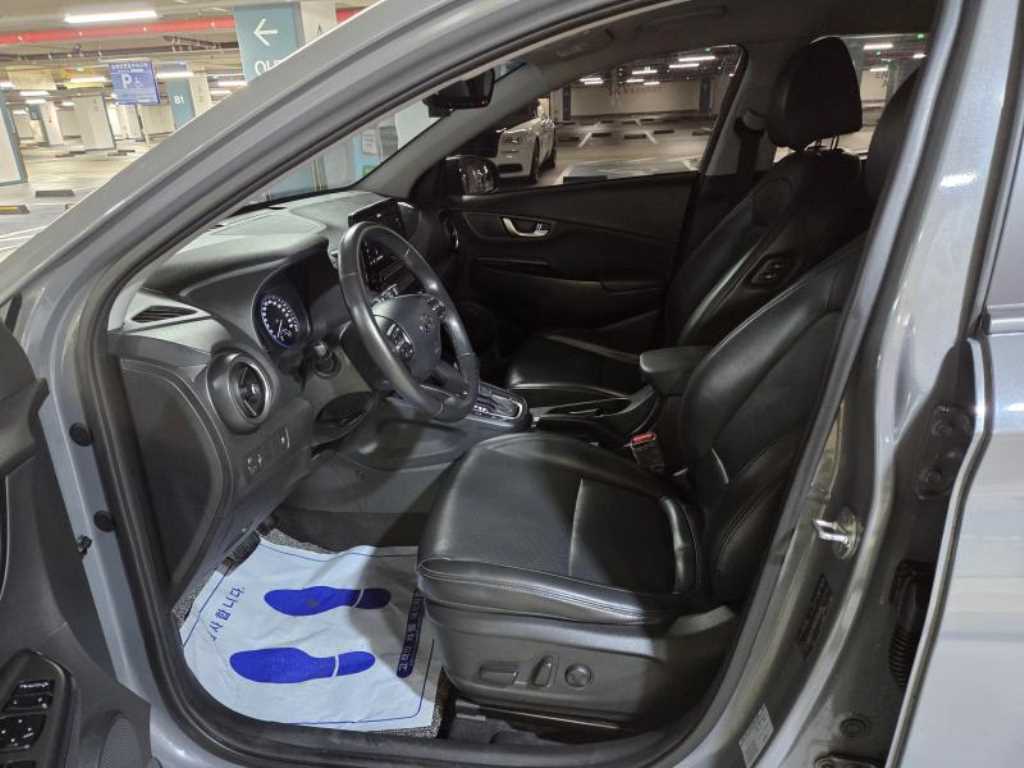 HYUNDAI Kona - Vista 7