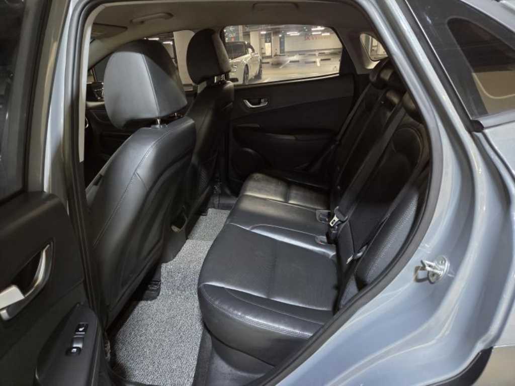 HYUNDAI Kona - Vista 8