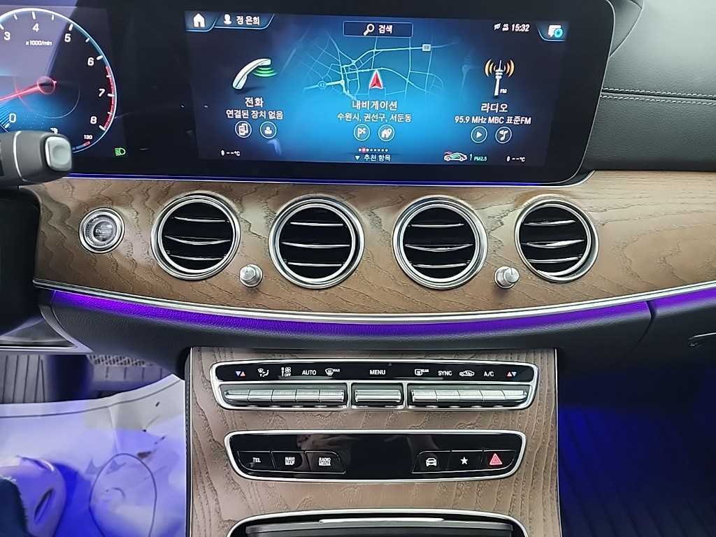 Mercedes Benz E class - Vista 10