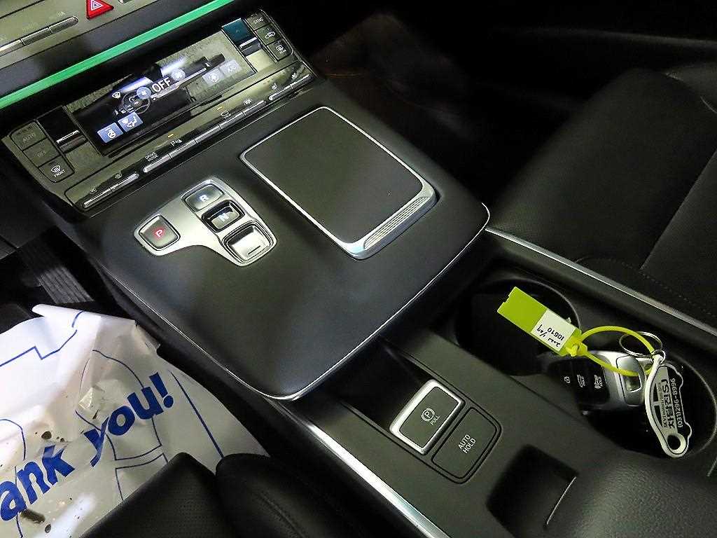 HYUNDAI Grandeur - Vista 12