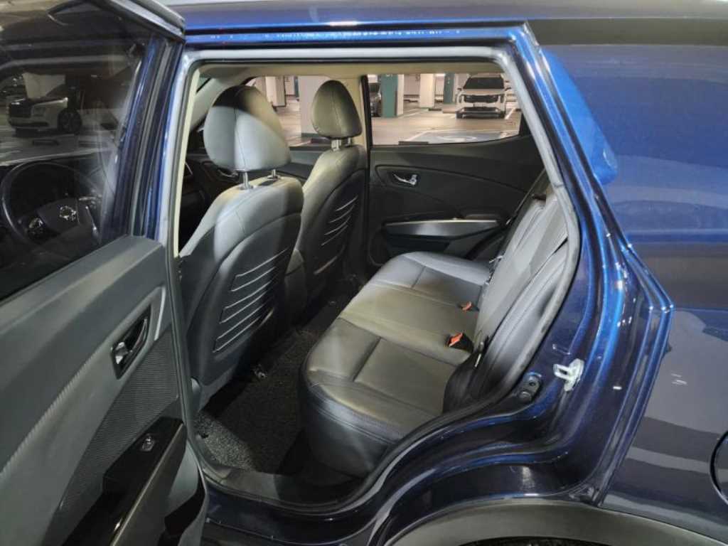 Ssangyong Tivoli - Vista 8