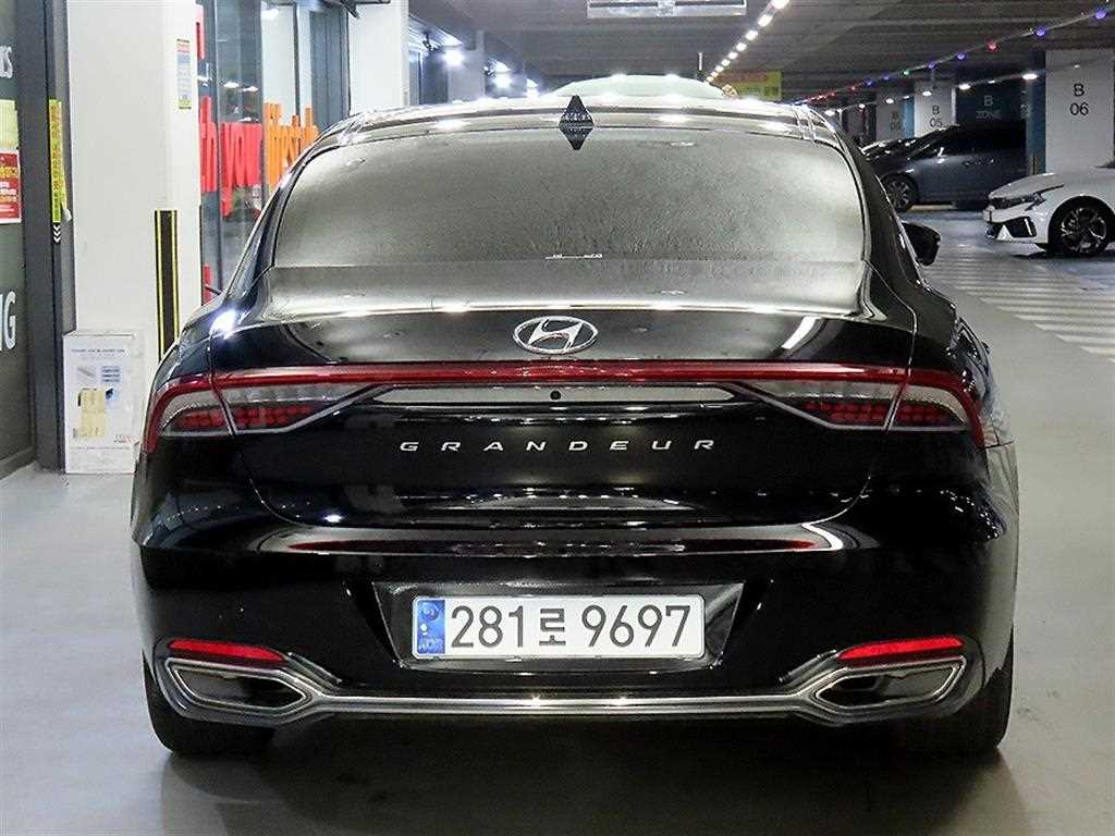 HYUNDAI Grandeur - Vista 5