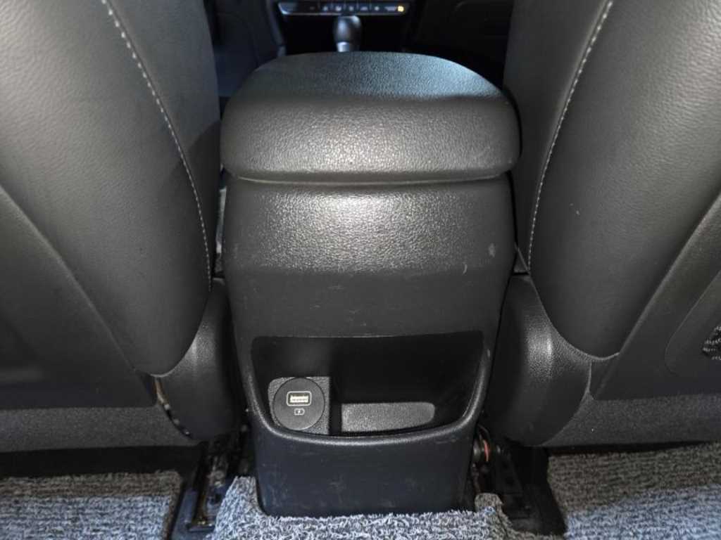 HYUNDAI Kona - Vista 9