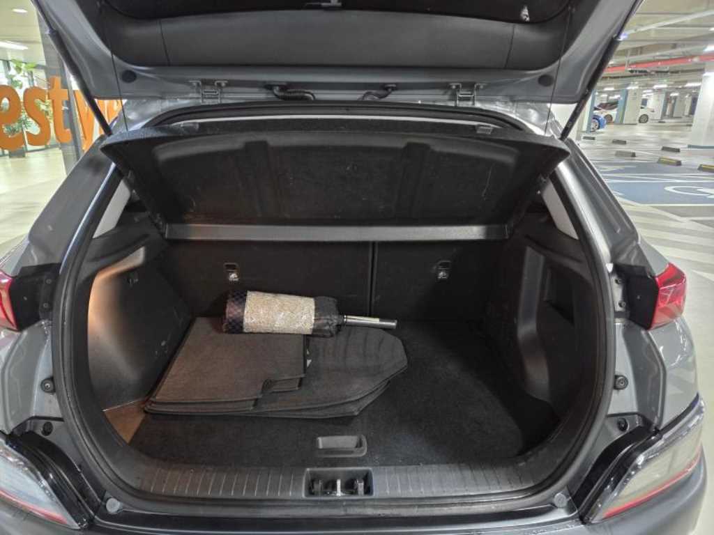 HYUNDAI Kona - Vista 6