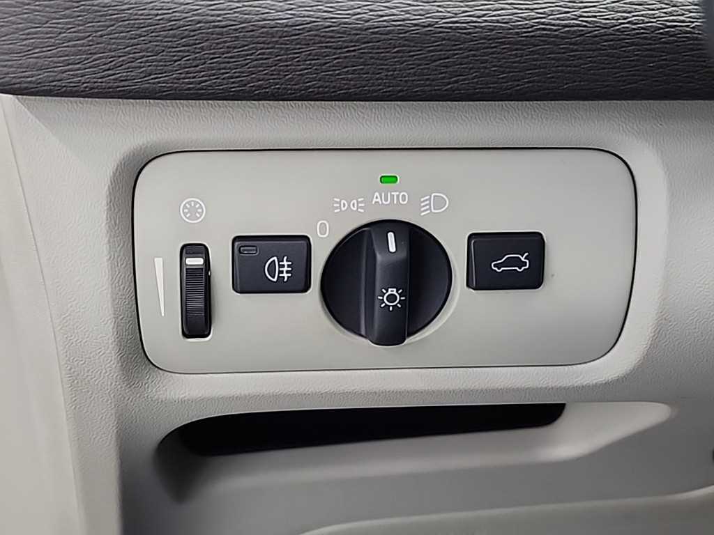 Volvo V40 2014 - Importación desde Corea - HF Imports Iquique - Foto 17