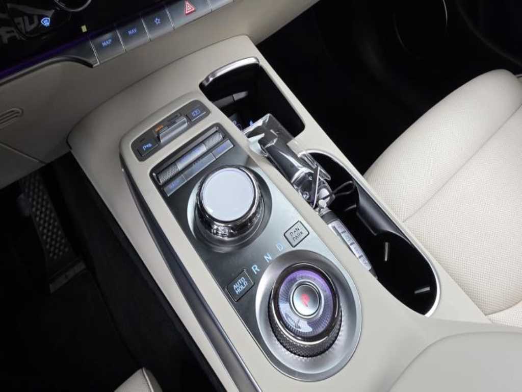 Genesis GV70 - Vista 9