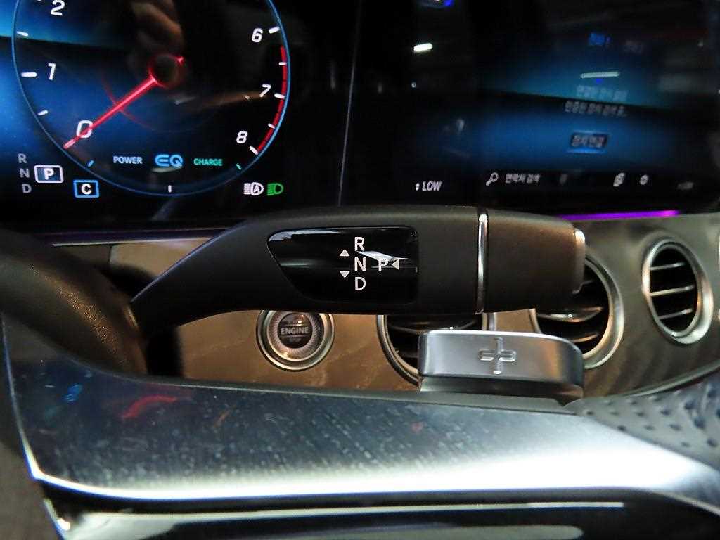 Mercedes Benz E class - Vista 12