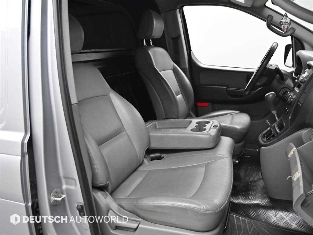 HYUNDAI Starex - Vista 10