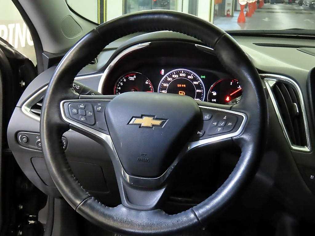 Chevrolet Malibu - Vista 8