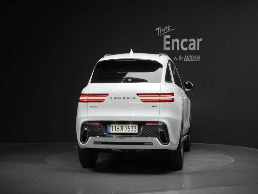 Genesis GV70 - Vista 4